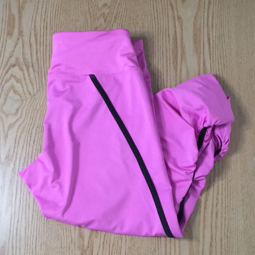 Bin 17 Weekend active Capri Ruched leggings Pink Size Small